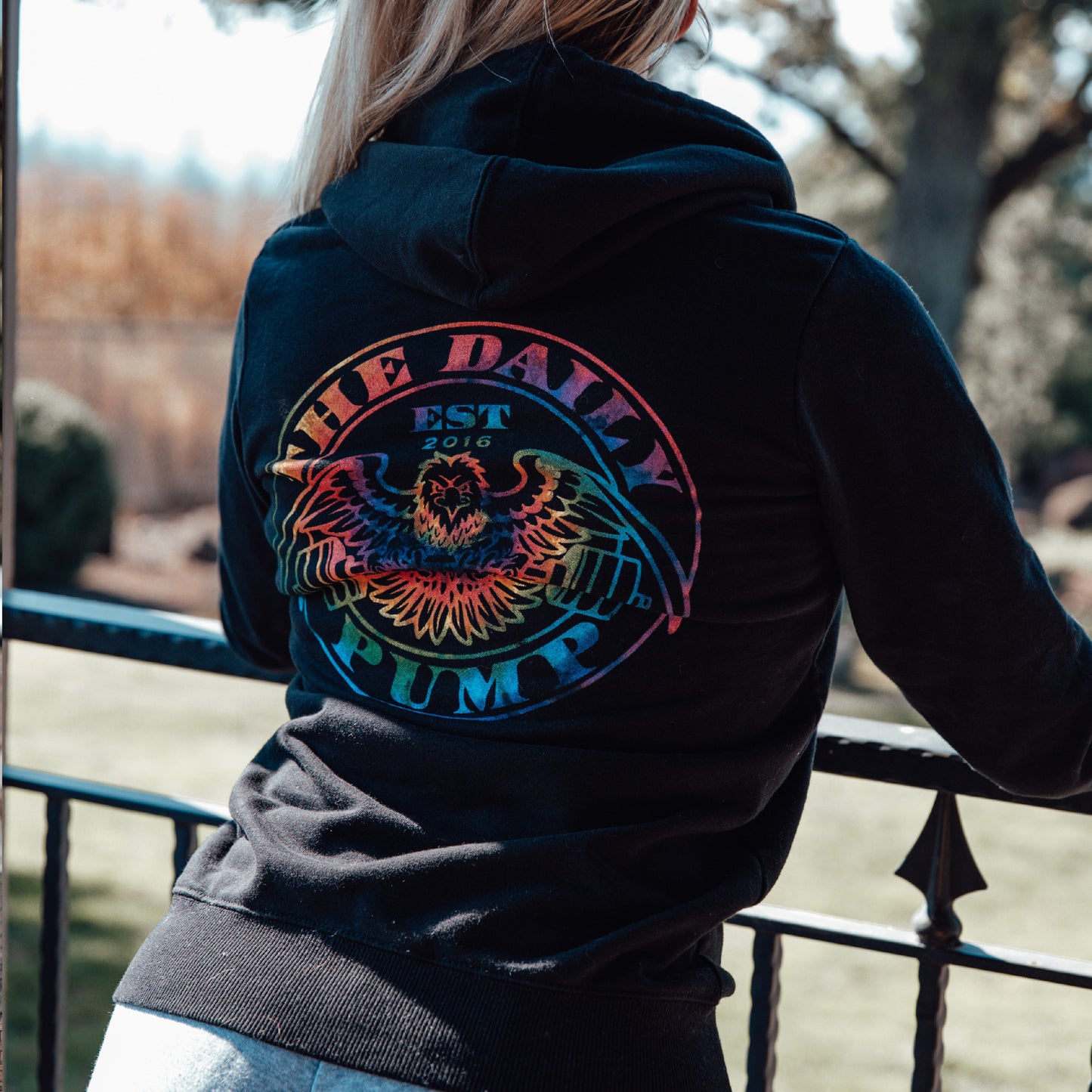 Women's Daily Pump Tie-Dye Logo Hoodie // Black